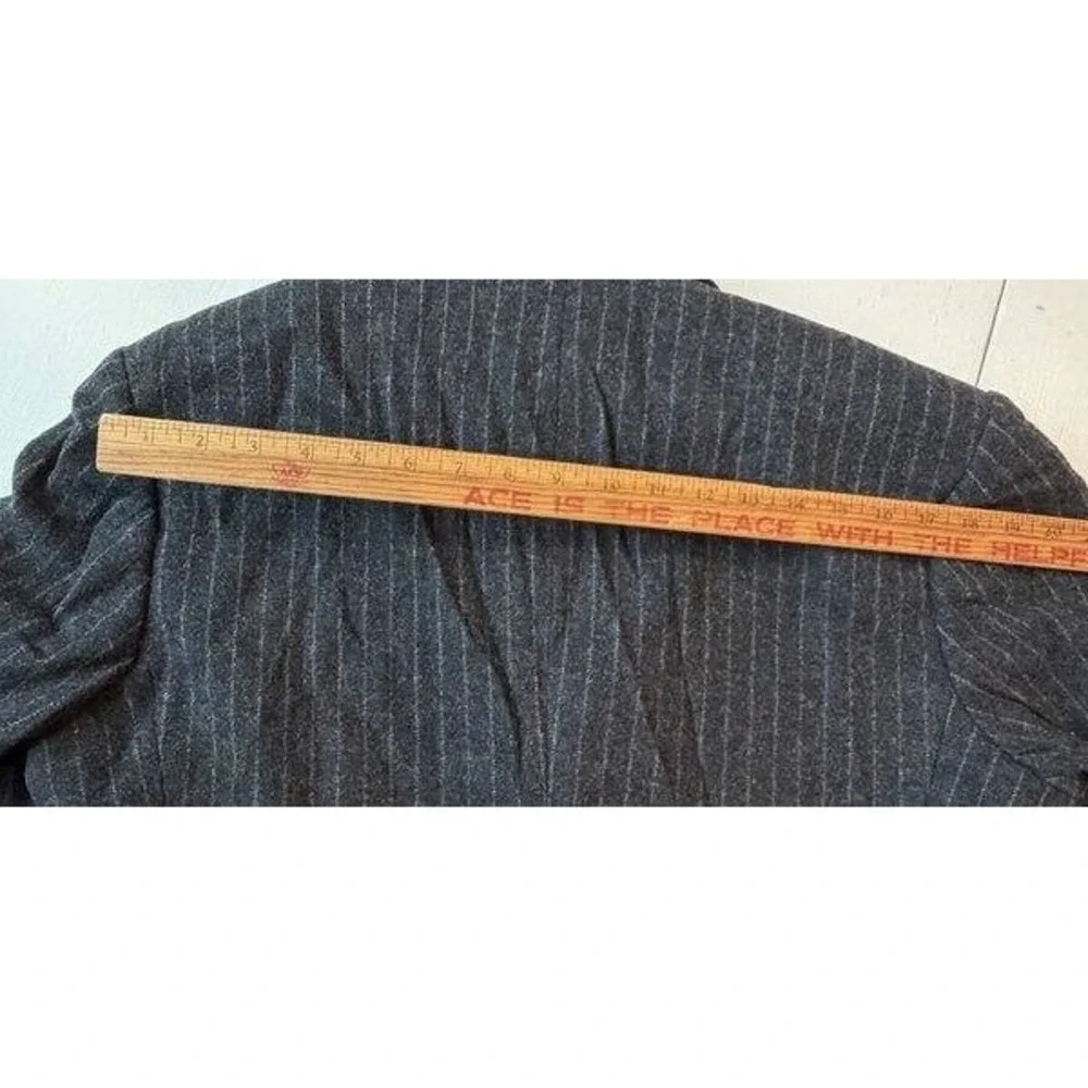 J‎ Crew Vintage 3 Button Wool Blend Charcoal Gray Chalk Stripe Blazer Jacket M